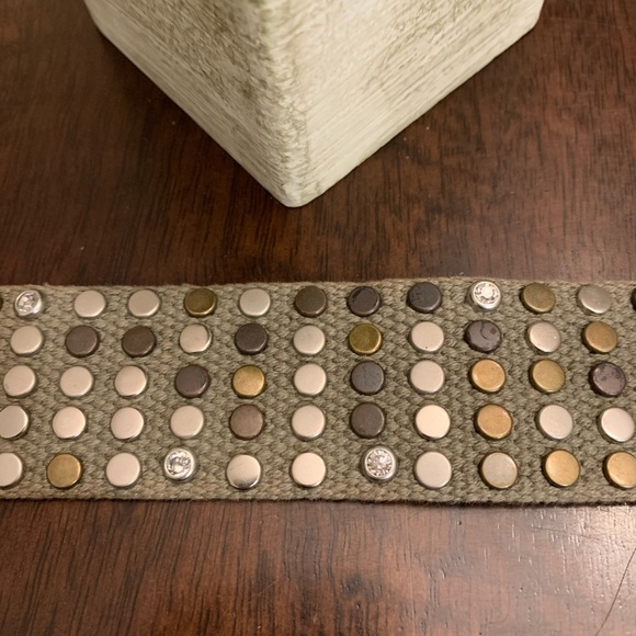 Metallic Olive Green Utilitarian Style Belt - Picture 6 of 6